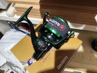 Carrete Akami Cygnus CSC Special Edition