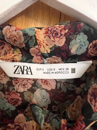 Vestido Zara estampado floral talla S