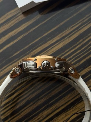 Tissot T-Race Cronógrafo Cuarzo dorado y Blanco