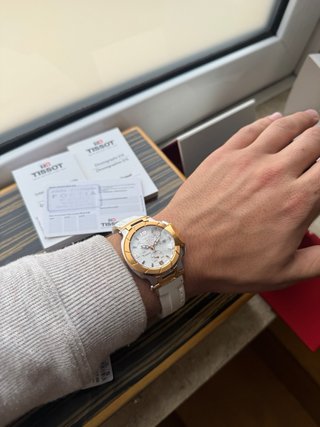Tissot T-Race Cronógrafo Cuarzo dorado y Blanco