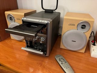 Minicadena Philips con CD, Cassette, Radio y Aux
