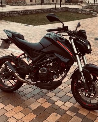 Moto Voge 125R Negra/Roja