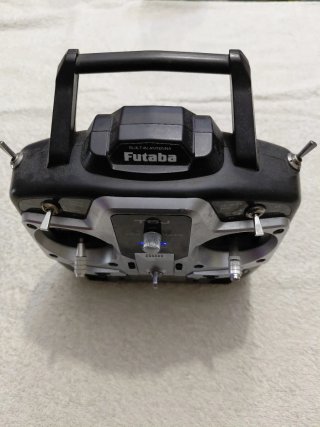 Emisora RC Futaba T6J