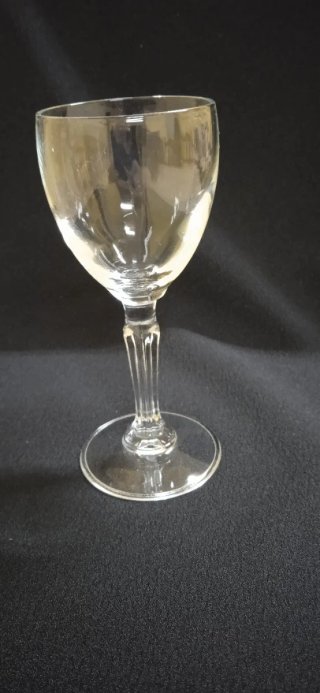 Seis copas de licor de cristal
