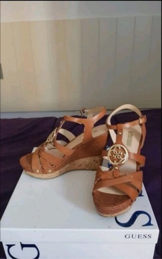 Cuñas GUESS