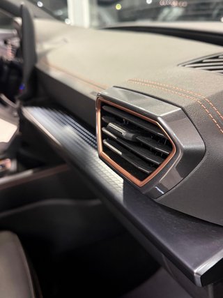 CUPRA Leon 2025
