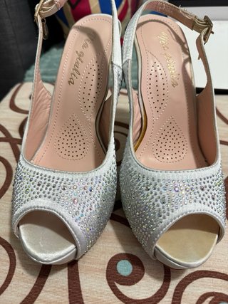Sandalias de tacón plateadas