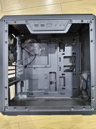 Caja PC Cooler Master Q300L