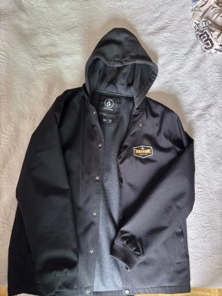 Chaqueta Volcom Hombre Negra con Capucha