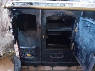 Cocina Económica Hergom L7 Negra y Dorada