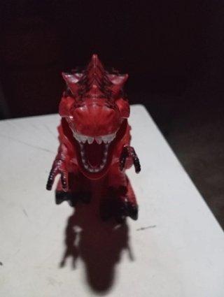 Dinosaurio de juguete antiguo