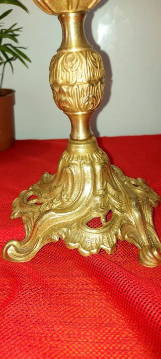Pareja de quinques de bronce con depósito opalina