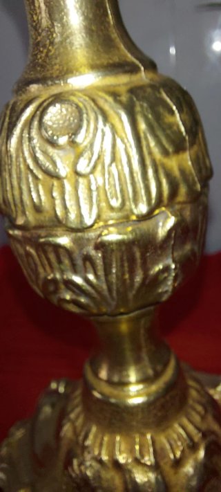 Pareja de quinques de bronce con depósito opalina