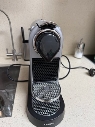 Cafetera Nespresso Plata