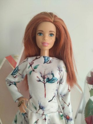 3 muñecas pelirrojas tipo Barbie. Ropa artesanal