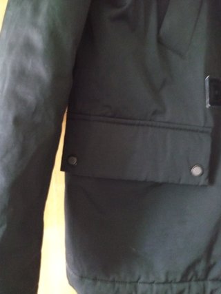 Parka negra nueva, capucha, talla M en Coruña 10 €