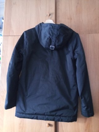 Parka negra nueva, capucha, talla M en Coruña 10 €