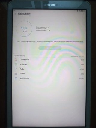 Tablet Samsung Bianco SM-T580 con custodia originale