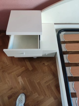 Cama Matrimonio con Mesillas Blancas