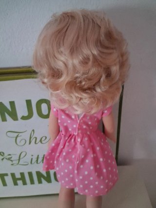 Muñeca Kika rosa lunares