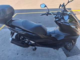 Honda PCX 125 2023 Negra 35000km