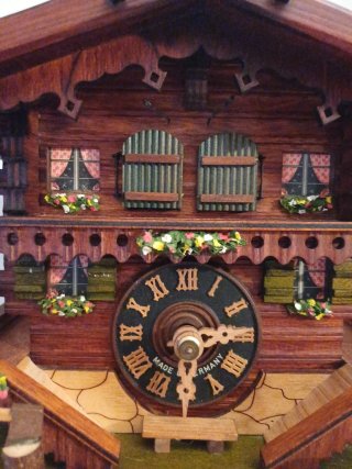 Orologio a cucù in legno