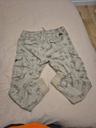 Pantalón Cargo Camuflaje Beige