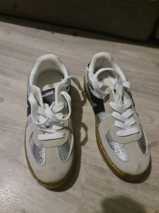 Zapatillas niña be casual plateadas nuevas