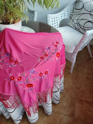 Pañuelo Flamenco Bordado Coral