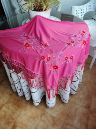 Pañuelo Flamenco Bordado Coral