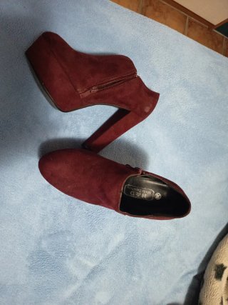 Botas de tacón burdeos talla 38