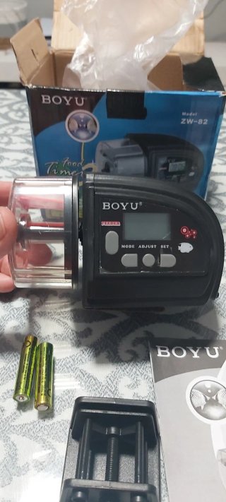 Comedero automático BOYU ZW-82