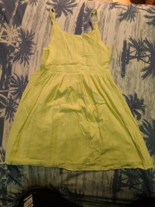 Vestido de verano amarillo