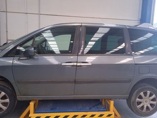 Despiece Peugeot 807 (EB_) 2.2 HDi Diesel del año