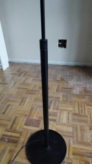 Lámpara de pie tela y metal regulable en altura