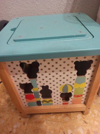 Caja sensorial infantil de madera