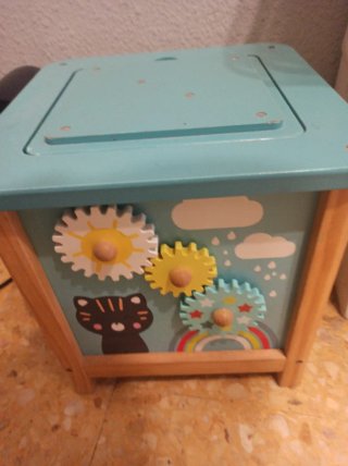 Caja sensorial infantil de madera
