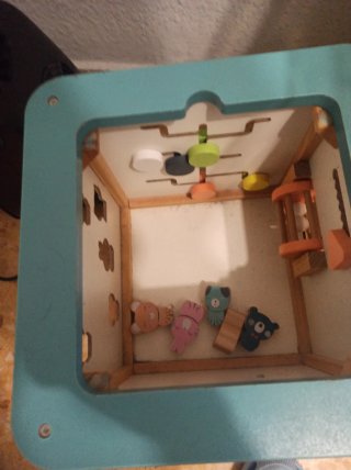 Caja sensorial infantil de madera