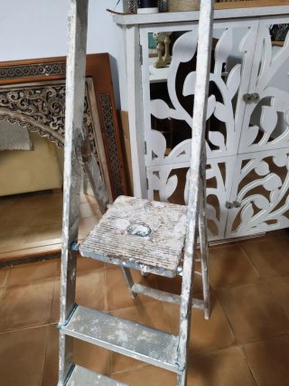 Escalera de aluminio plegable