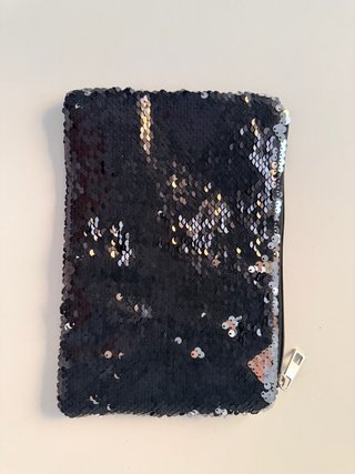 Bolso de mano lentejuelas negro y plata