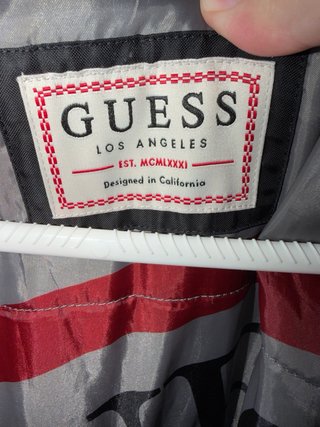 Chaqueta Bomber Guess Negra y Roja