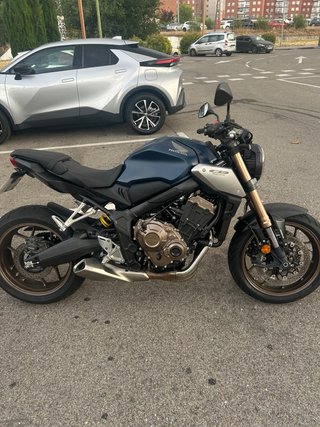 Honda CB650R A2 limitada • Impecable • 14.000 km