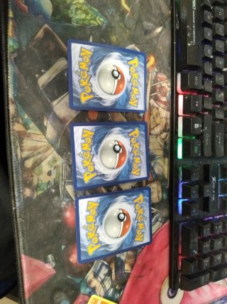 Pack 3 Cartas Pokémon: Formeo, Charmander, Zigzago