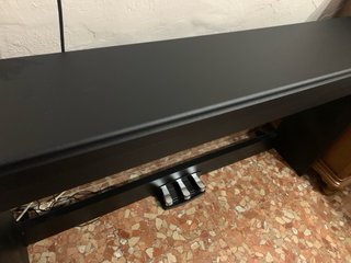 Piano digital KORG LP-380