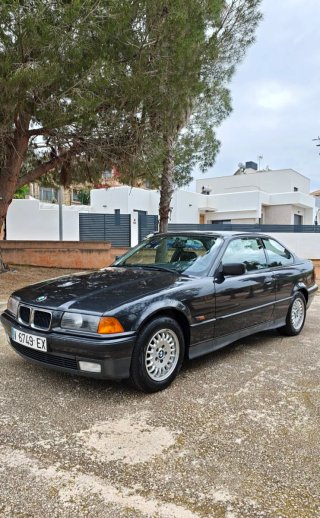 BMW e36 coupé 320i