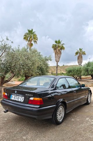 BMW e36 coupé 320i