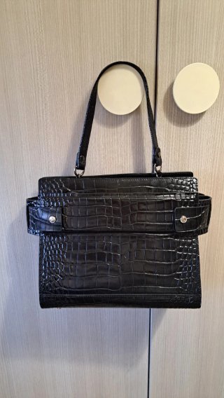 Borsa Givenchy in pelle nera con effetto coccodrillo
