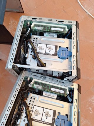 2 Servidores HP ProLiant MicroServer Gen8