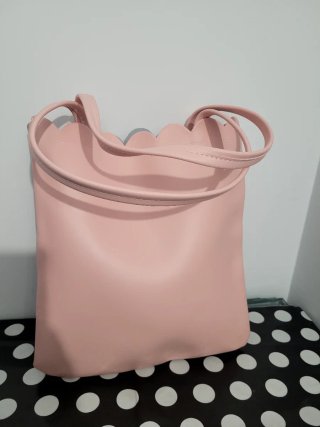 Bolso floral rosa y blanco