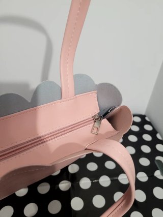 Bolso floral rosa y blanco